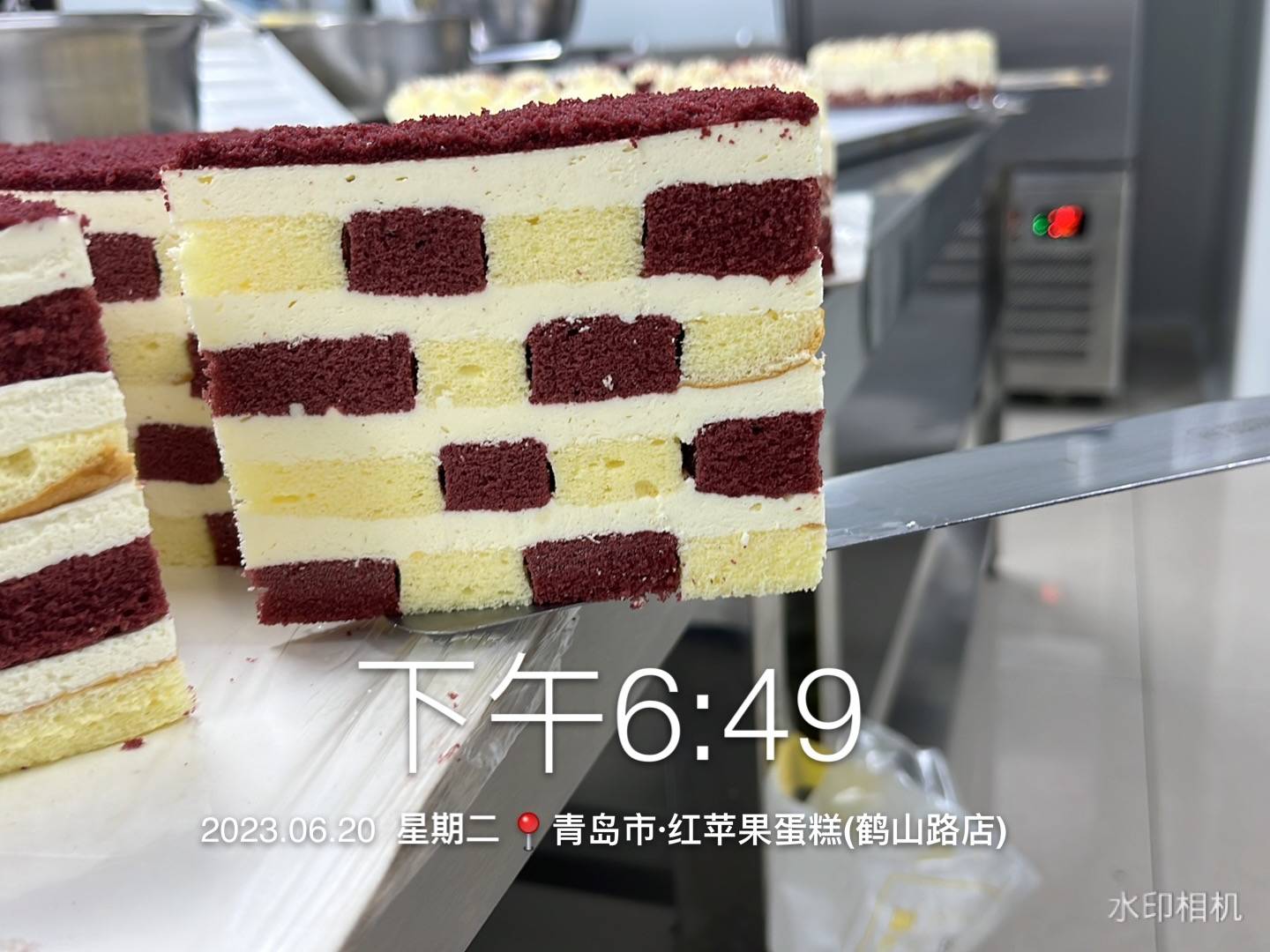 Высокоскоростная машина для производства круглых порций торта